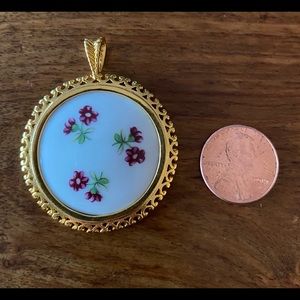 Vintage Danbury Mint Gold Plated JKW Kuba Bavaria Bone China Pendant